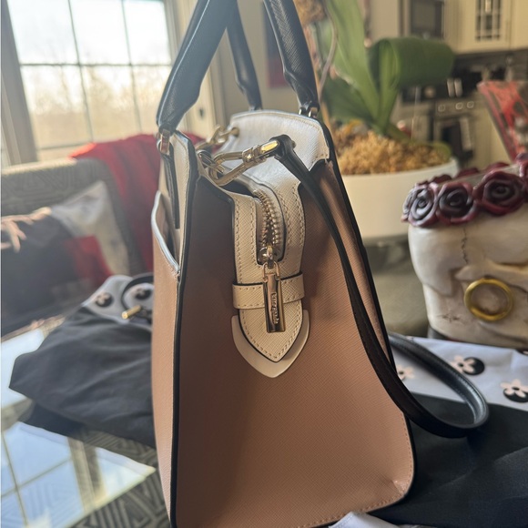 Kate Spade New York Madison Medium Satchel in Colorblock Saffiano Leather - Picture 4 of 7